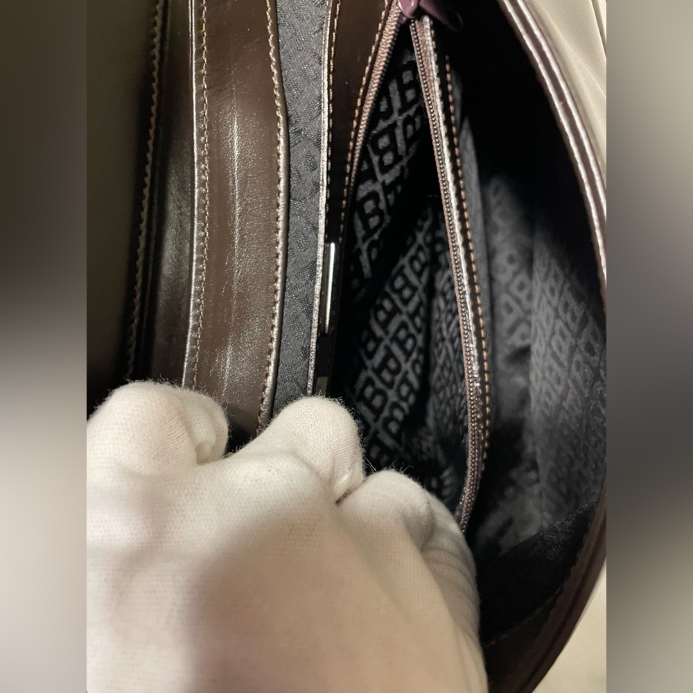 Bally Vintage Authentic Chocolate Brown Leather Shoulder Bag - Picture 10 of 13